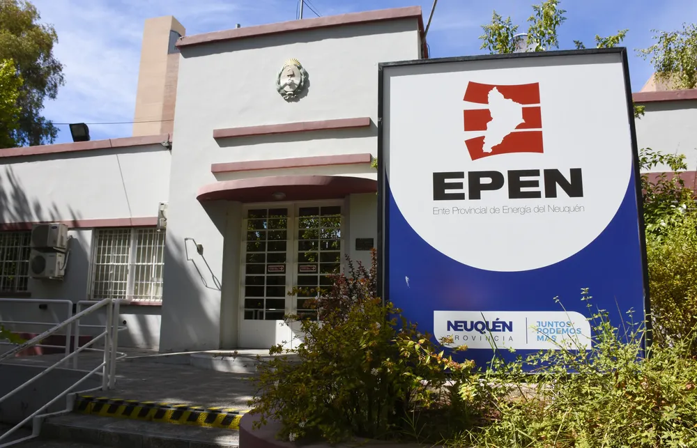 NQN-10-03-2017-Frente-edificio-EPEN_SIP5236